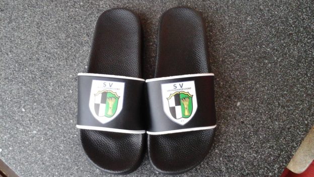 Badeschlappen – Fanartikel zu kaufen