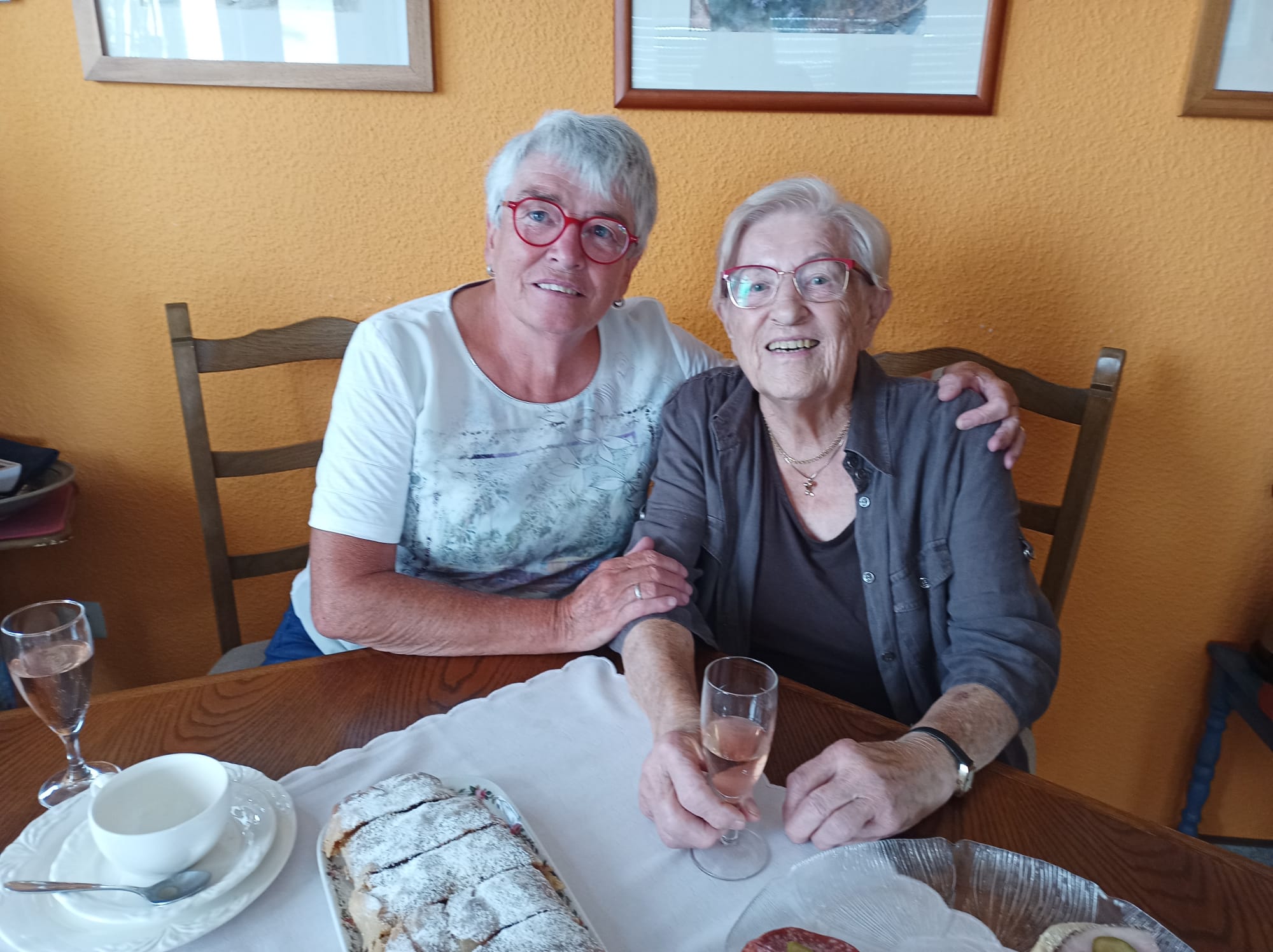Gratulation zum 92. Geburtstag von Helga Schuler